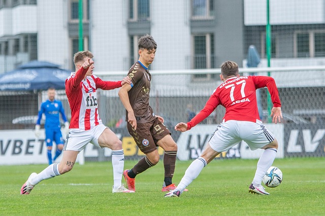 阿斯：贝蒂斯愿意为安东尼出2000万欧或租借，球员愿降薪回归